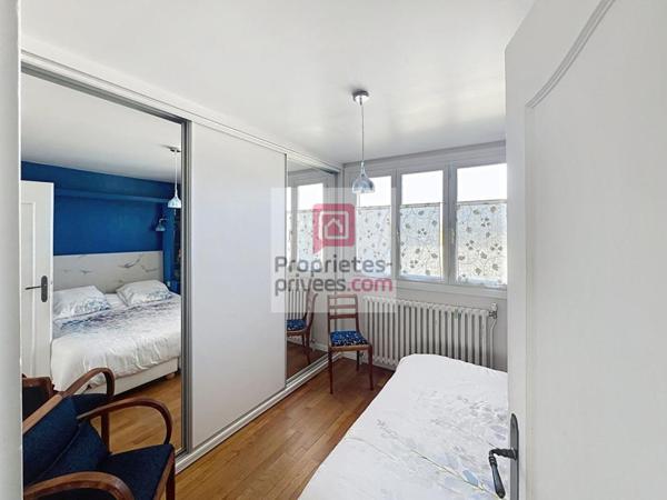 Maison de plain-pied 4 chambres et 1 bureau sur sous-sol total