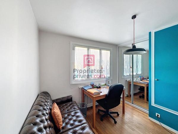 Maison de plain-pied 4 chambres et 1 bureau sur sous-sol total