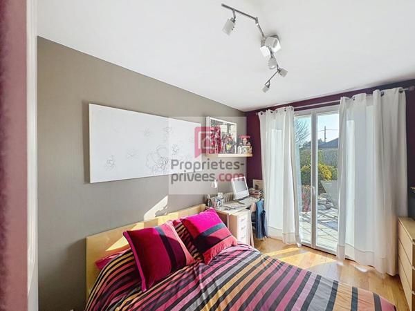 Maison de plain-pied 4 chambres et 1 bureau sur sous-sol total