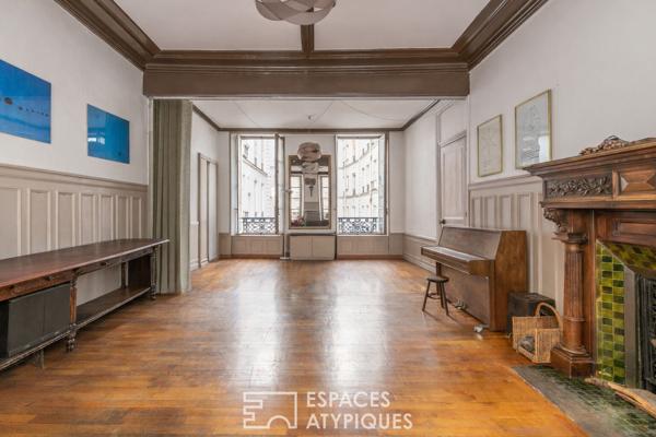 Volumes d’exception et charme du XVIIIème à deux pas de l’Hôtel de Ville