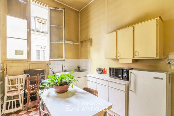 Volumes d’exception et charme du XVIIIème à deux pas de l’Hôtel de Ville