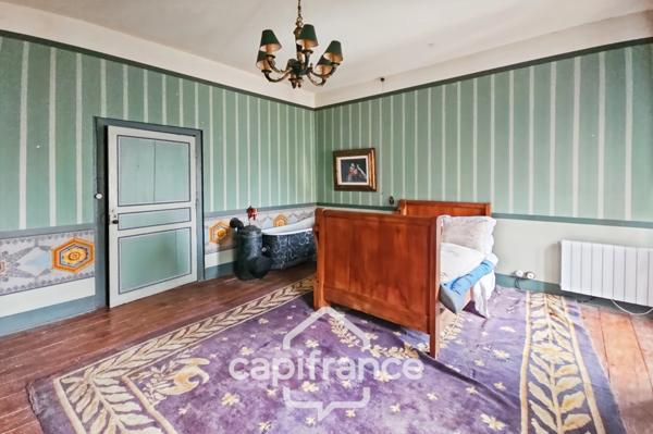 Ancien hôtel particulier de 7 Chambres avec terrasse toit, jardin, salle de cinéma, salle de théâtre, divers salons