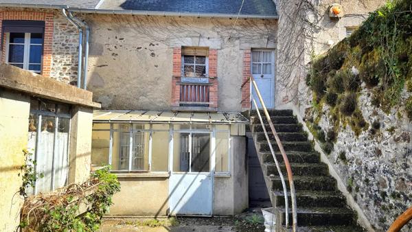Quatre bâtiments offrant un fort potentiel au cœur d'une ville en plein essor