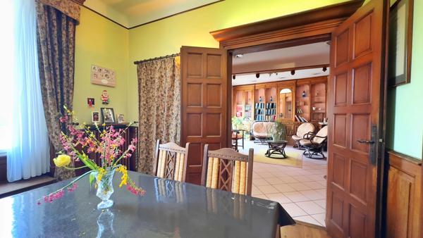 Quatre bâtiments offrant un fort potentiel au cœur d'une ville en plein essor