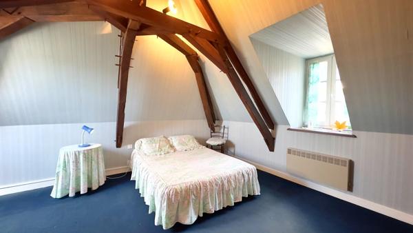 Quatre bâtiments offrant un fort potentiel au cœur d'une ville en plein essor