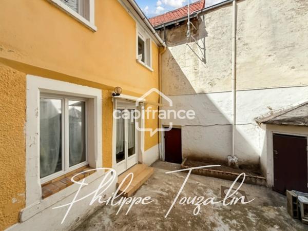 Dpt Vienne (86), à vendre CHATELLERAULT Immeuble de rapport – 220 m² – 8 logements – Quartier historique CHATELLERAULT (86)