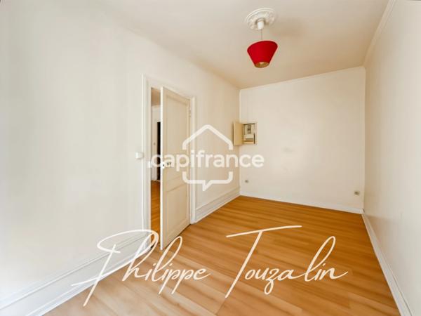 Dpt Vienne (86), à vendre CHATELLERAULT Immeuble de rapport – 220 m² – 8 logements – Quartier historique CHATELLERAULT (86)