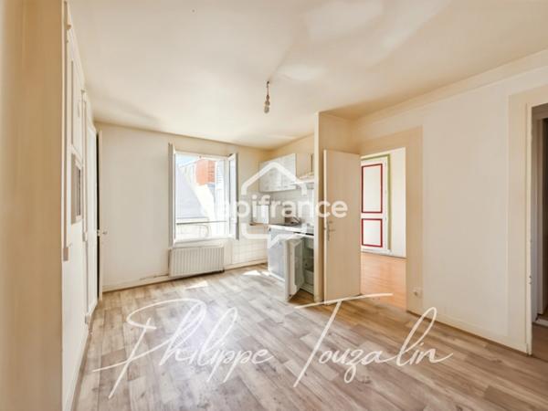 Dpt Vienne (86), à vendre CHATELLERAULT Immeuble de rapport – 220 m² – 8 logements – Quartier historique CHATELLERAULT (86)