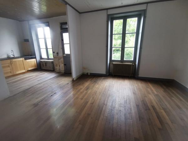 Le charme des années 30 au cœur de la ville à ROSPORDEN (29)