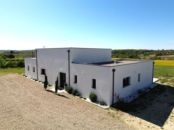 Maison contemporaine avec piscine et vaste terrain – Miramont-de-Guyenne
