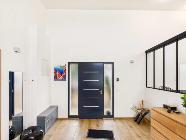 Maison contemporaine avec piscine et vaste terrain – Miramont-de-Guyenne