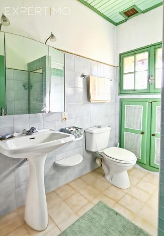 Saint-Jean-du-Gard (30270) Propriété comprenant deux maisons dont une avec piscine intérieure chauffée