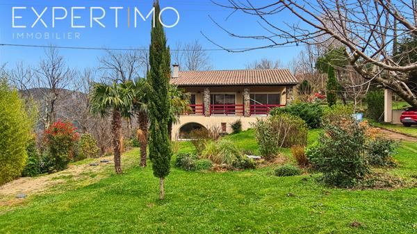 Saint-Jean-du-Gard (30270) Propriété comprenant deux maisons dont une avec piscine intérieure chauffée