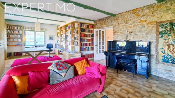 Saint-Jean-du-Gard (30270) Propriété comprenant deux maisons dont une avec piscine intérieure chauffée