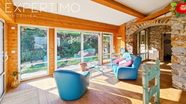 Saint-Jean-du-Gard (30270) Propriété comprenant deux maisons dont une avec piscine intérieure chauffée