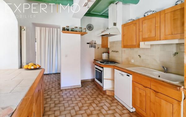 Saint-Jean-du-Gard (30270) Propriété comprenant deux maisons dont une avec piscine intérieure chauffée