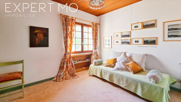 Saint-Jean-du-Gard (30270) Propriété comprenant deux maisons dont une avec piscine intérieure chauffée