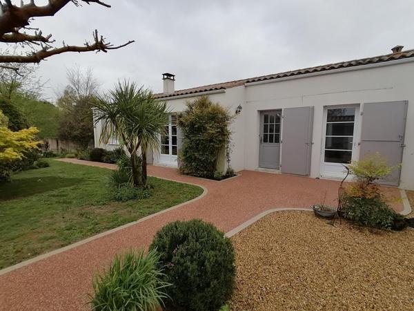 Beau plain-pied 4 chambres piscine chauffée