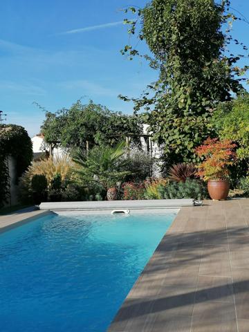 Beau plain-pied 4 chambres piscine chauffée