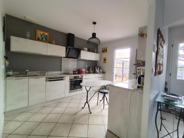 Beau plain-pied 4 chambres piscine chauffée