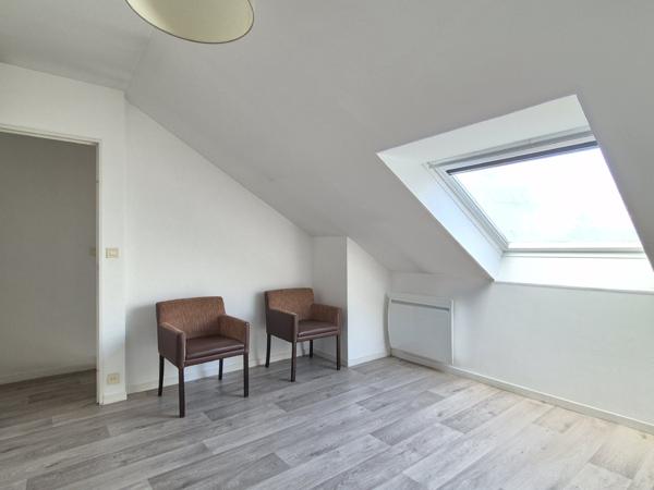 Appartement
                                                                                                                                                                                                                                                                                                                        3 pièce(s)                                                                                                                                                                                                          2 chambre(s)                                                                                                                                                                                                          81  m²