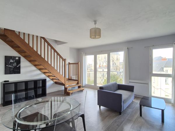 Appartement
                                                                                                                                                                                                                                                                                                                        3 pièce(s)                                                                                                                                                                                                          2 chambre(s)                                                                                                                                                                                                          81  m²