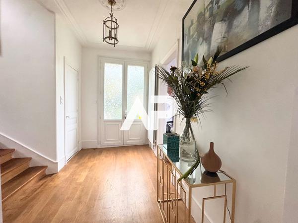 Demeure de prestige, 9 pièces 220 m² €1 385 000 ** - Référence 1358