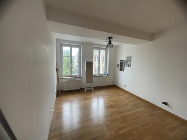 Appartement
         5 pièces
        - 130 m² 199 500 € *