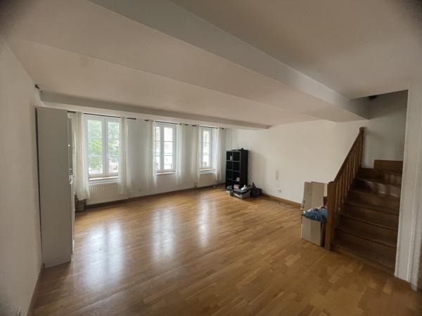 Appartement
         5 pièces
        - 130 m² 199 500 € *
