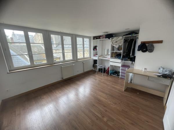 Appartement
         5 pièces
        - 130 m² 199 500 € *
