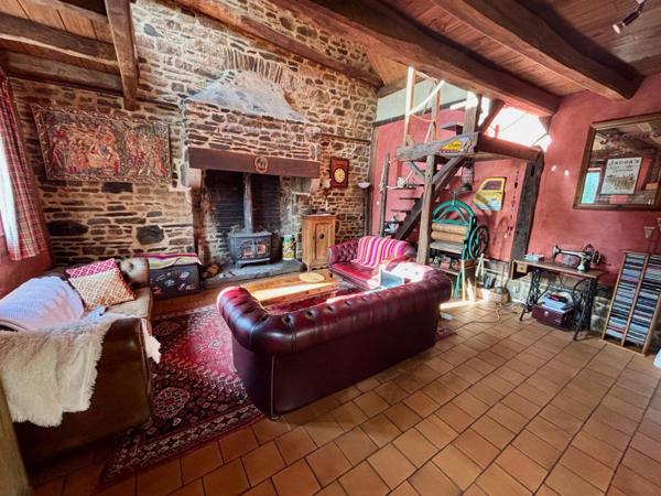 Maison à Isigny-le-Buat, 50540 - 8 pièces 230m²