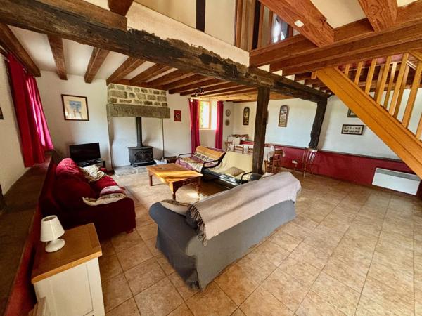 Maison à Isigny-le-Buat, 50540 - 8 pièces 230m²