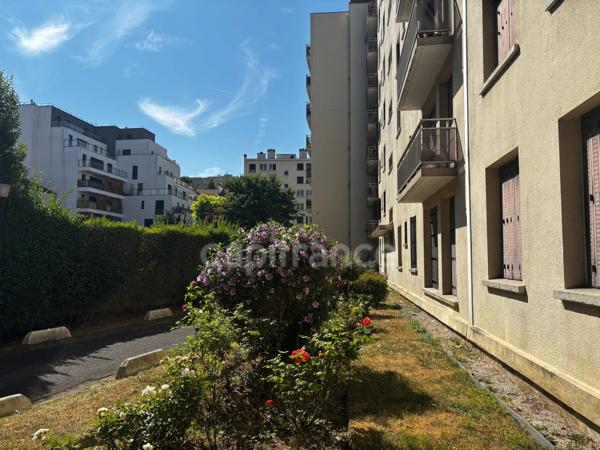Appartement 3 pièces avec balcon lumineux