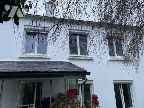 Maison à vendre à Pont-Aven,

Situé en plein c?ur de Pont-Aven, dans un quartier vivant bénéf...