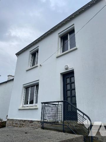 Maison à vendre à Pont-Aven,

Situé en plein c?ur de Pont-Aven, dans un quartier vivant bénéf...