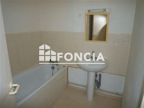 Location Appartement 2 pièces 37.8 m² - 75 ROUTE DE GENCAY Poitiers 86000