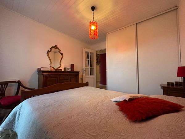 Rare à la Vente : Bas de Villa 96 m² avec Grands Extérieurs et Stationnements