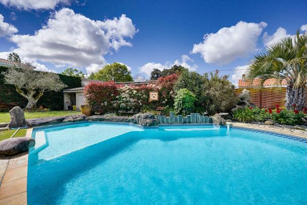 DEPT 33  Mérignac - Maison d'exception 8 pièce(s) 181 m2 avec jardin paysagé et piscine au sel chauffée