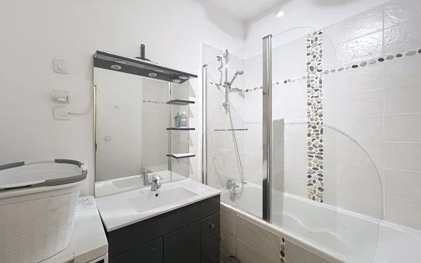 Appartement à louer    1 pièce • 27,08 m2 Avignon