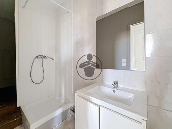 Location                                                      Appartement
                        
                     2 pièces                      35 m2                     à Saint-Quentin