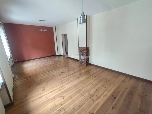 Vente                                                      Appartement
                        
                     3 pièces                      69 m2                     à Colmar