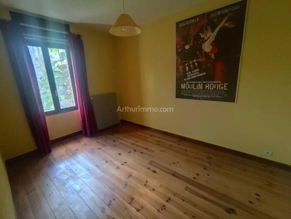 Vente                                                      Appartement
                        
                     3 pièces                      69 m2                     à Colmar