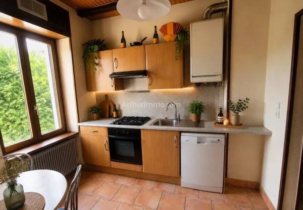Vente                                                      Appartement
                        
                     3 pièces                      69 m2                     à Colmar