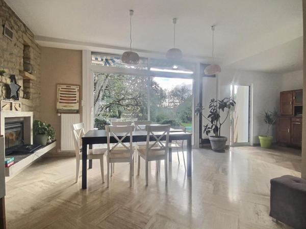 Maison Magné 8 pièce(s) 202 m2