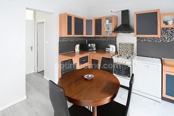 MAISON INDIVIDUELLE SPACIEUSE AVEC POTENTIEL – 4 NIVEAUX, TERRASSE ET JARDIN