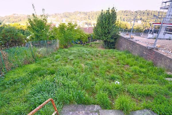 MAISON INDIVIDUELLE SPACIEUSE AVEC POTENTIEL – 4 NIVEAUX, TERRASSE ET JARDIN