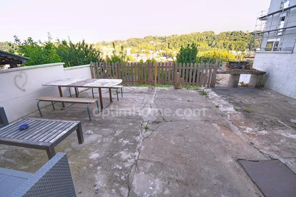 MAISON INDIVIDUELLE SPACIEUSE AVEC POTENTIEL – 4 NIVEAUX, TERRASSE ET JARDIN