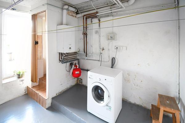 MAISON INDIVIDUELLE SPACIEUSE AVEC POTENTIEL – 4 NIVEAUX, TERRASSE ET JARDIN