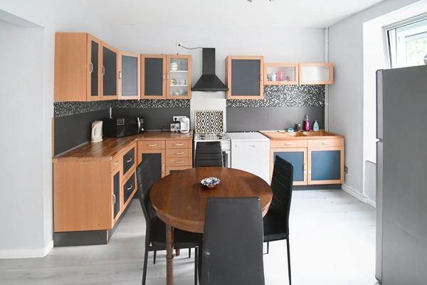 MAISON INDIVIDUELLE SPACIEUSE AVEC POTENTIEL – 4 NIVEAUX, TERRASSE ET JARDIN