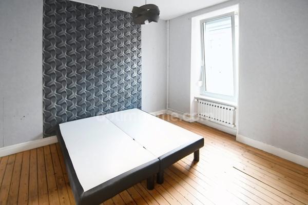 MAISON INDIVIDUELLE SPACIEUSE AVEC POTENTIEL – 4 NIVEAUX, TERRASSE ET JARDIN